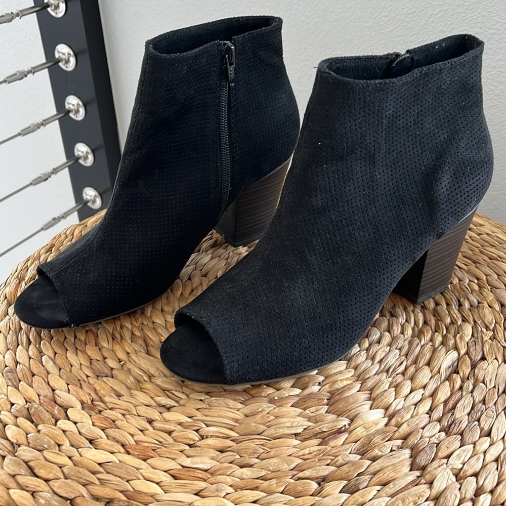 Open toe booties - Picture 2 of 7
